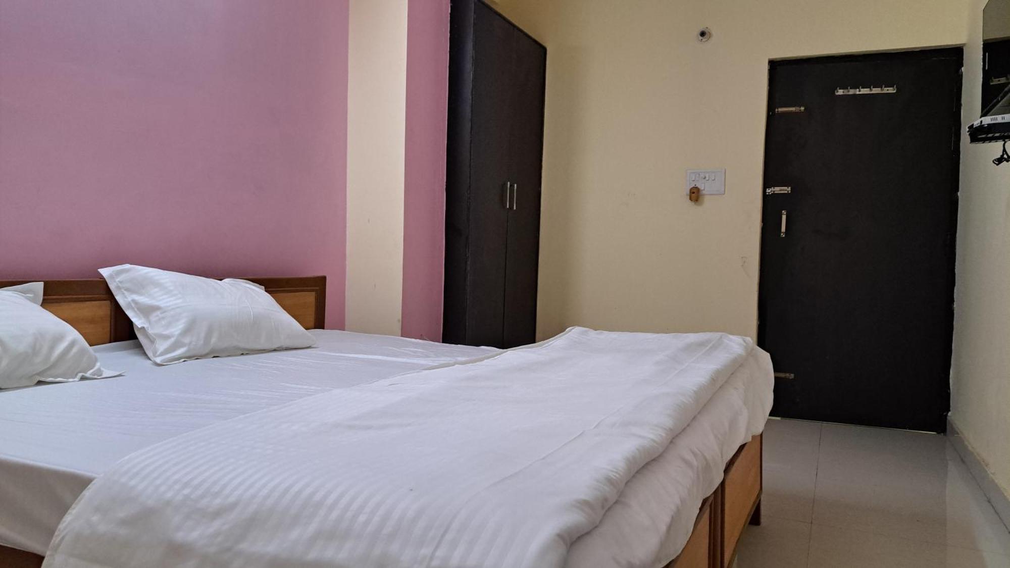 Hotel O Divine