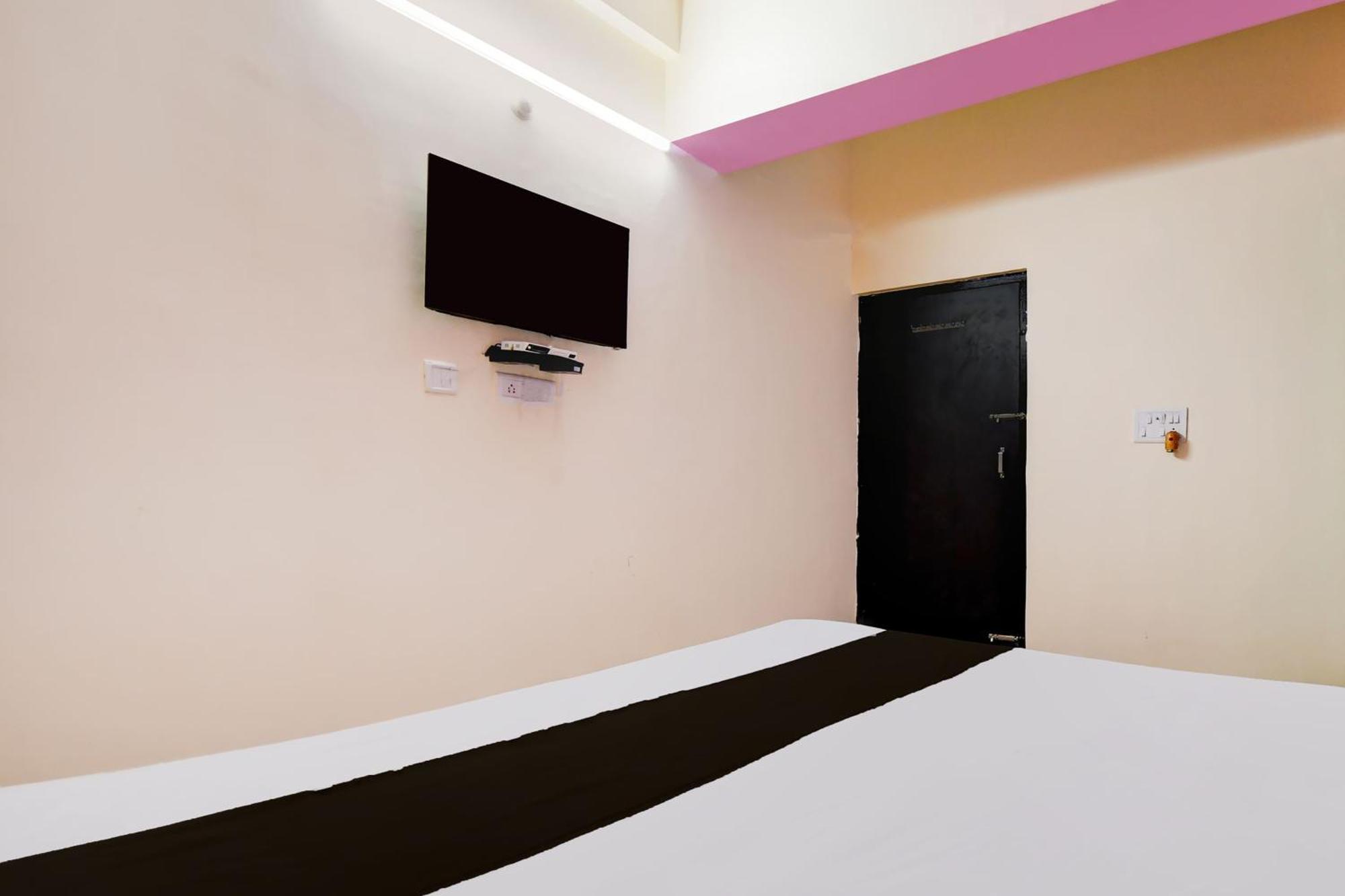 Hotel O Divine *