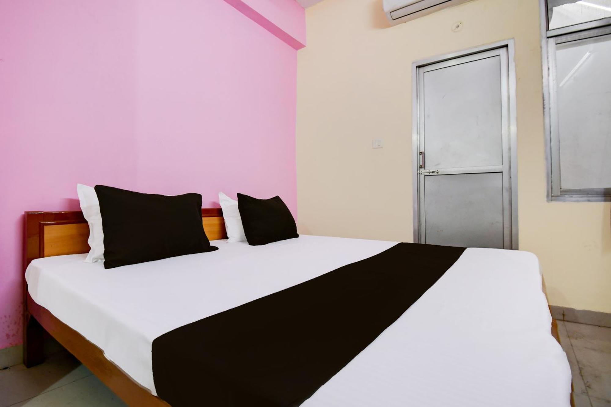 Hotel O Divine *
